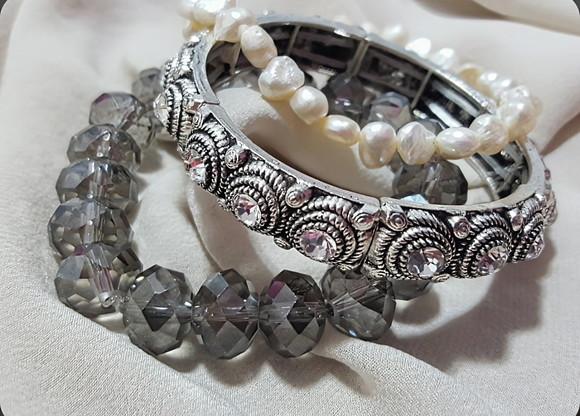 Conjunto de Pulseiras com Cristais e Pérolas