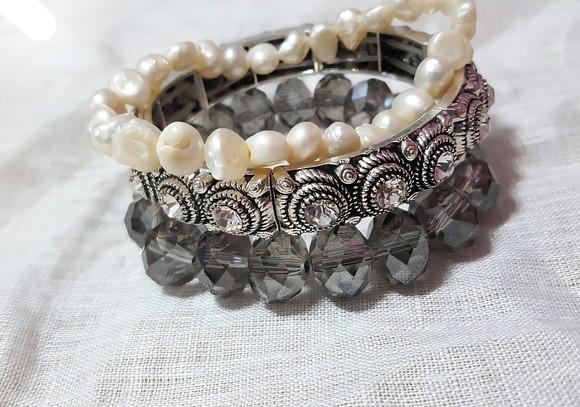 Conjunto de Pulseiras com Cristais e Pérolas