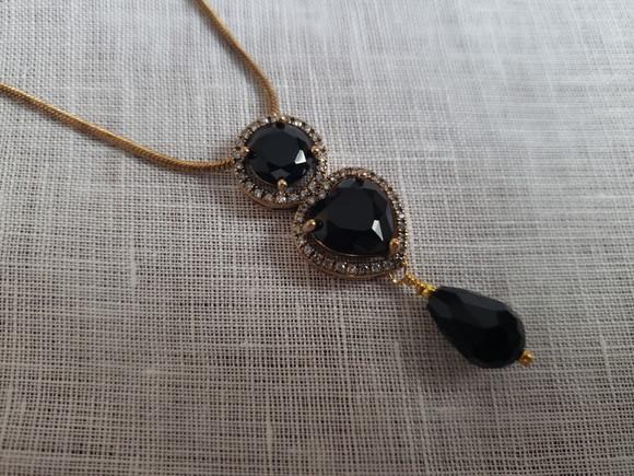 Corrente Banhada com Cabochão e Cristal Preto