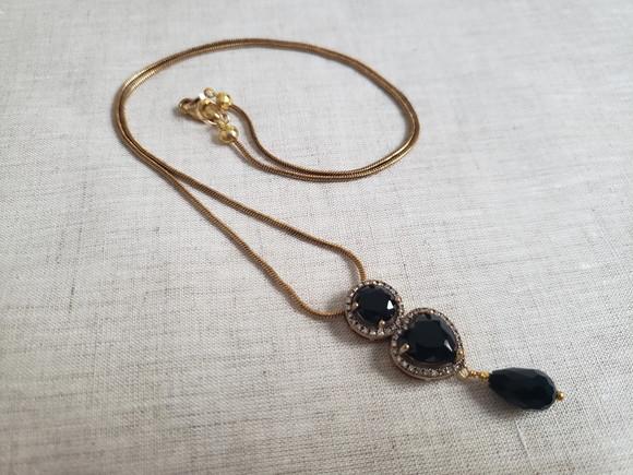 Corrente Banhada com Cabochão e Cristal Preto