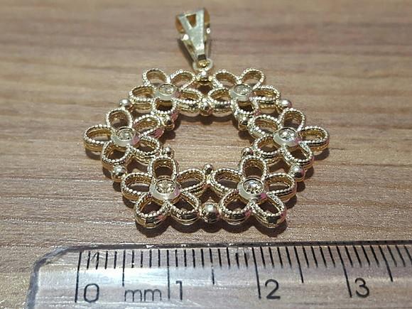 Pingente Banhado Dourado com Mini Zircônias