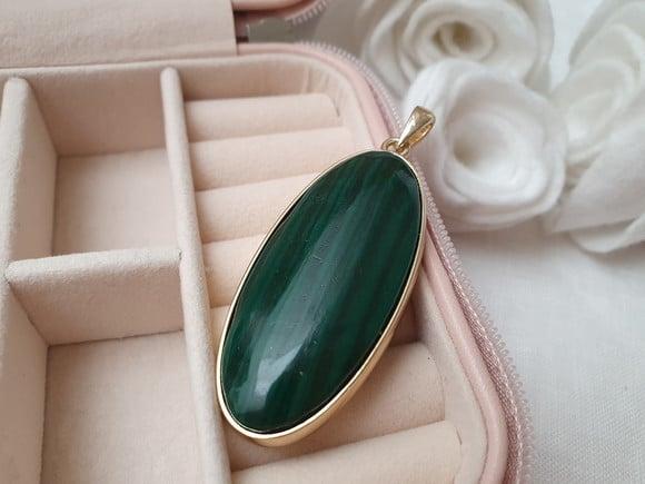 Pingente Dourado com Pedra Natural Malaquita