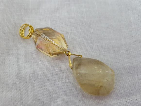 Pingente Dourado com Pedra Natural e Cristal