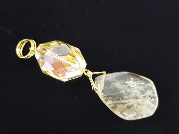 Pingente Dourado com Pedra Natural e Cristal