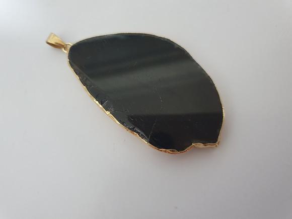Pingente Dourado com Pedra Natural Ônix