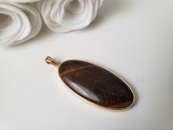 Pingente Dourado com Pedra Natural Olho de Tigre