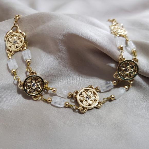 Pulseira Banhada com Pedras Narurais da Lua - Semijoia