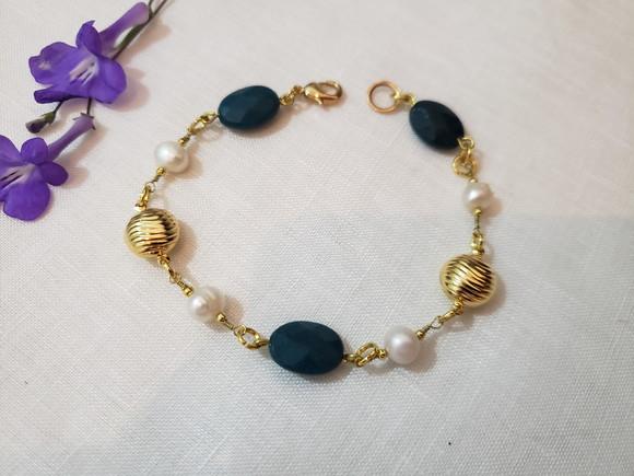 Pulseira Banhada com Pedras Naturais e Pérolas