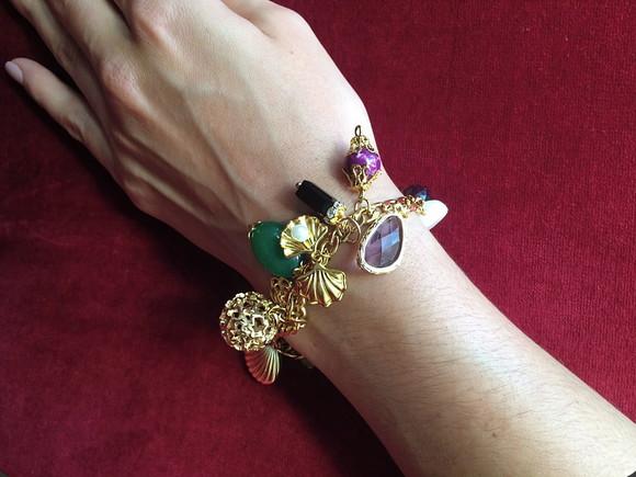 Pulseira Banhada com Pingentes de Pedras Naturais - Semijoia