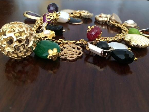 Pulseira Banhada com Pingentes de Pedras Naturais - Semijoia