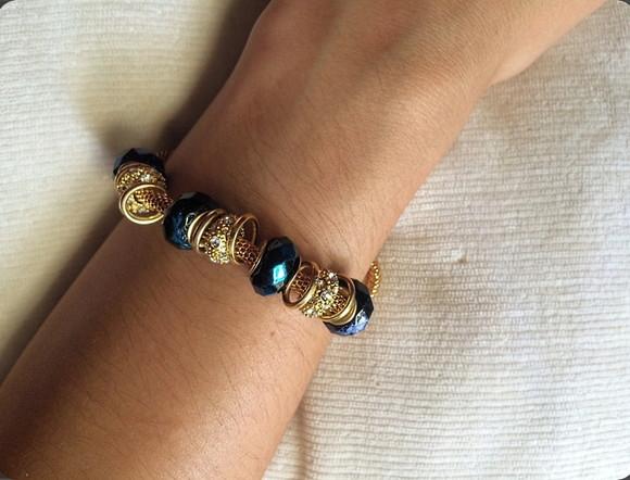Pulseira com Charms Azul Cobalto