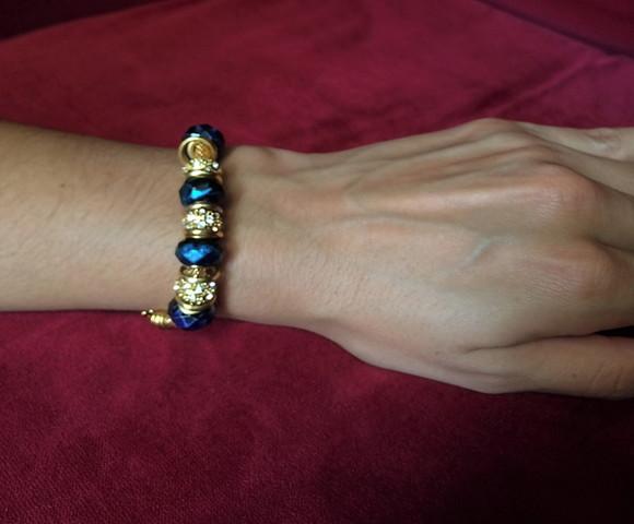 Pulseira com Charms Azul Cobalto