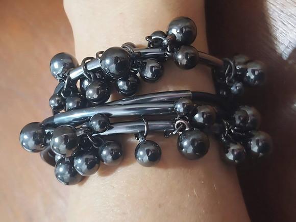 Pulseira de Bolinhas Banhadas a Grafite e Couro