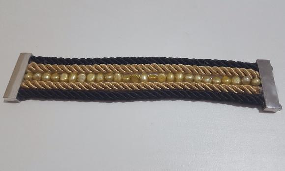 Pulseira de Cordas e Pérolas Naturais