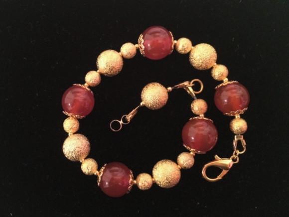 Pulseira de Pedra Natural Ágata e Bolas Douradas