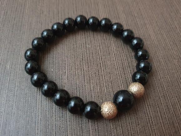 Pulseira de Pedra Natural Ônix e Entremeios Banhados