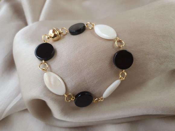 Pulseira de Pedra Natural Onix e Madrepérolas