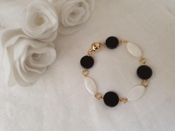 Pulseira de Pedra Natural Onix e Madrepérolas
