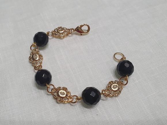 Pulseira de Pedra Natural Ônix e Entremeios Dourados -semijó