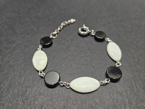 Pulseira de Pedra Natural Onix e Madrepérolas