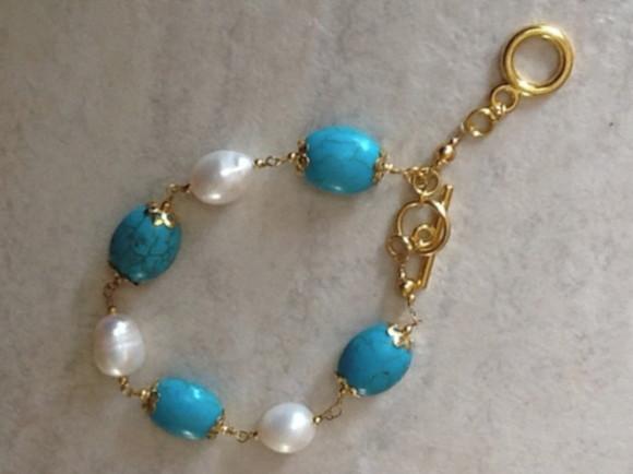 Pulseira de Pedra Turquesa e Pérolas Naturais- Semijoia
