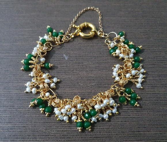 Pulseira de Pedras Naturais Jade Esmeralda e Mini Pérolas
