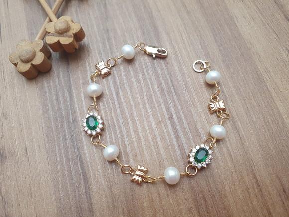Pulseira de Pérolas Naturais e Cristal Verde