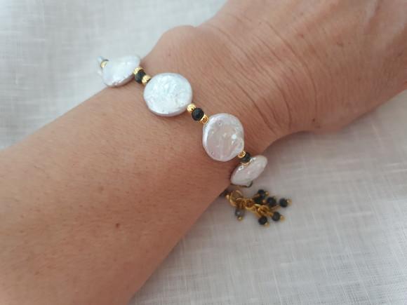 Pulseira de Pérolas Naturais e Labadoritas Semijoia
