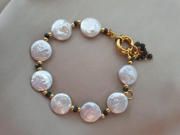 Pulseira de Pérolas Naturais e Labadoritas Semijoia