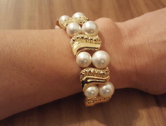 Pulseira De Pérolas Shell Off White
