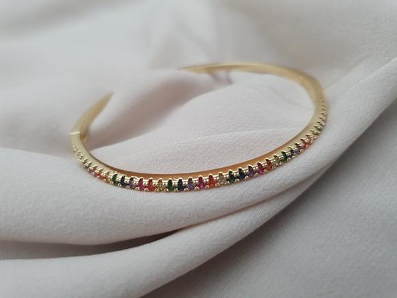 Pulseira Delicada Dourada Com Cristais Coloridos