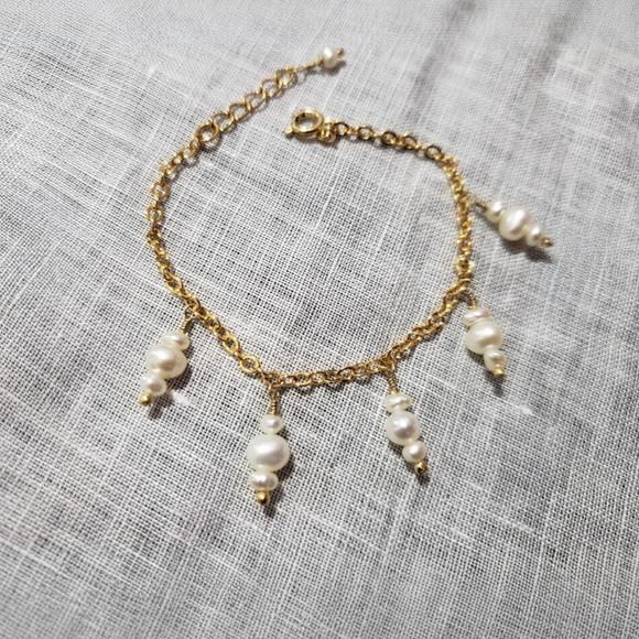 Pulseira Dourada Banhada com Pérolas Naturais - Semijoia