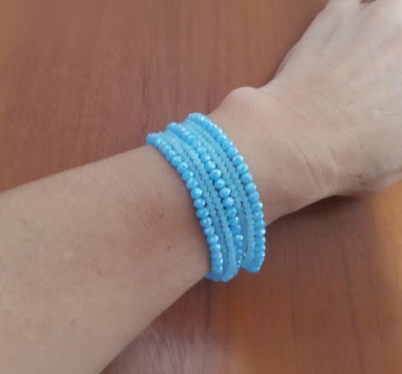 Pulseira Dourada com Cristais Azuis