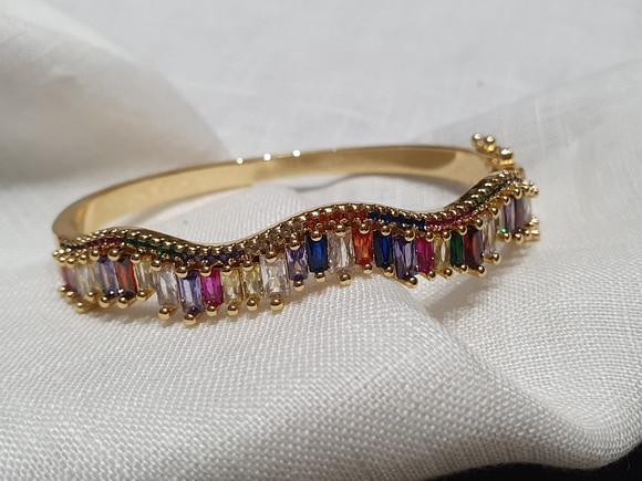Pulseira Dourada com Cristais Coloridos
