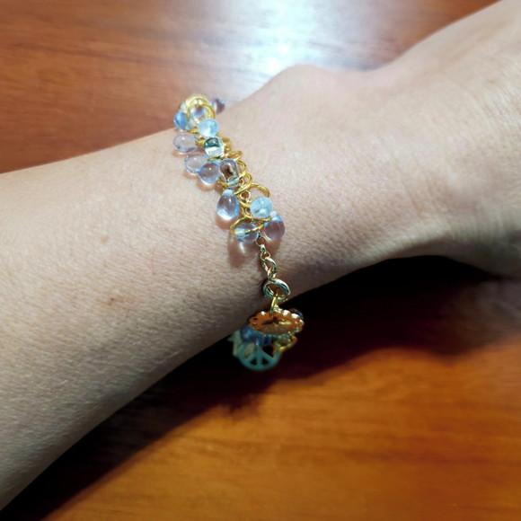 Pulseira Dourada com Cristais Lavanda