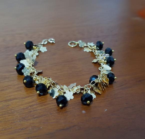 Pulseira Dourada com Cristais Negros
