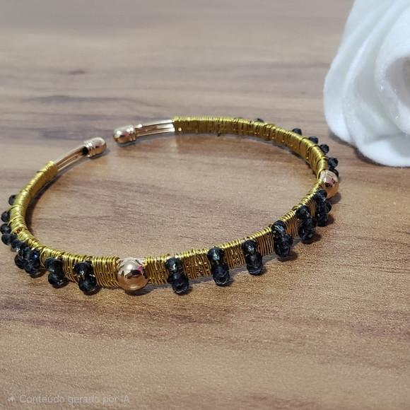 Pulseira Dourada com Mini Cristais Ametista