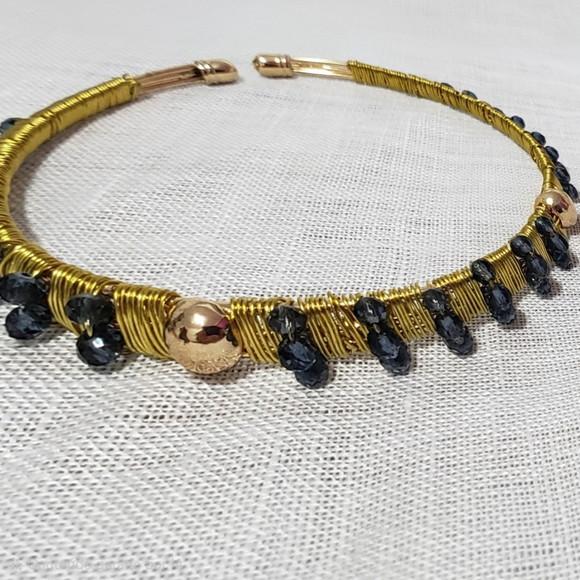 Pulseira Dourada com Mini Cristais Ametista