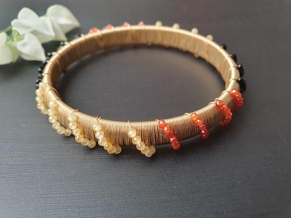 Pulseira Dourada com Pedras Naturais Coloridas