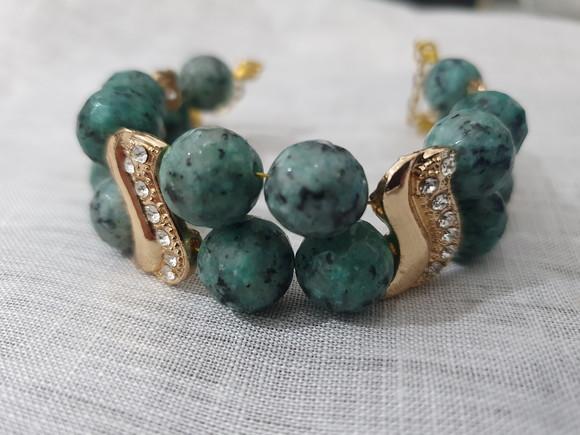 Pulseira Dourada de Pedras Naturais