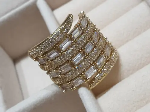 Anel Banhado a Ouro 18k com Zircônias