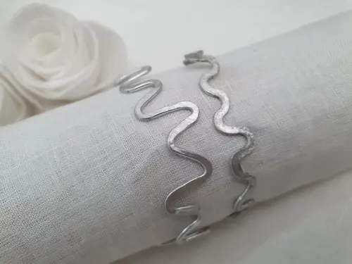 Bracelete Aramado Prateado Zig Zag