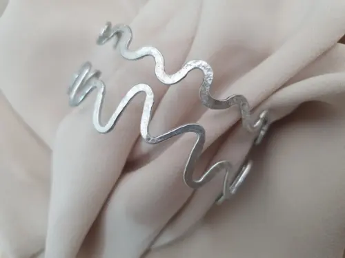 Bracelete Aramado Prateado Zig Zag
