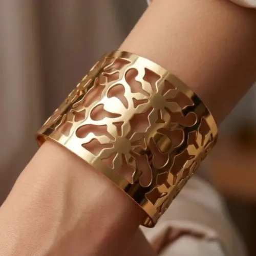 Bracelete Dourado com Arabescos