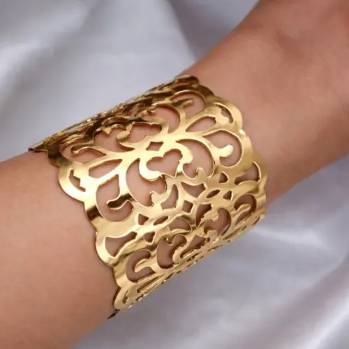Bracelete Dourado com Arabescos