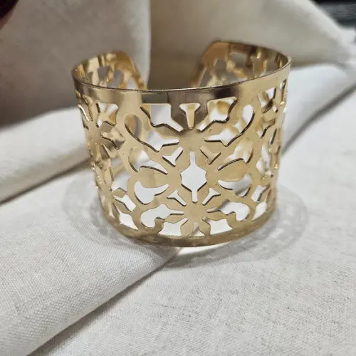 Bracelete Dourado com Arabescos