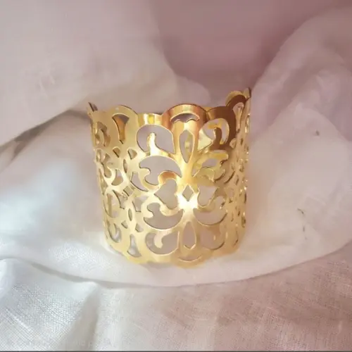Bracelete Dourado com Arabescos