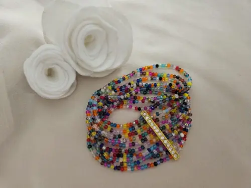 Bracelete Dourado com Cristais Coloridos