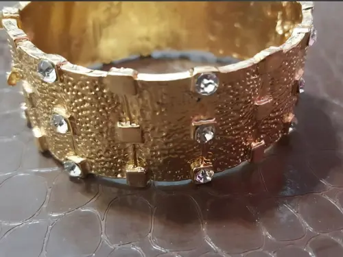 Bracelete Dourado com Mini Cristais