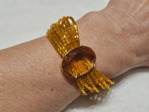 Bracelete Dourado com Cristal Citrino